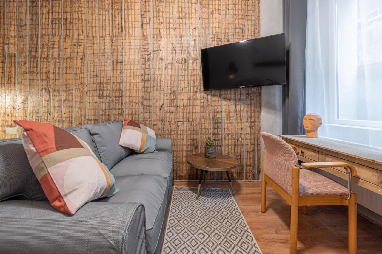 Boutiq Center Terbatas * Riga